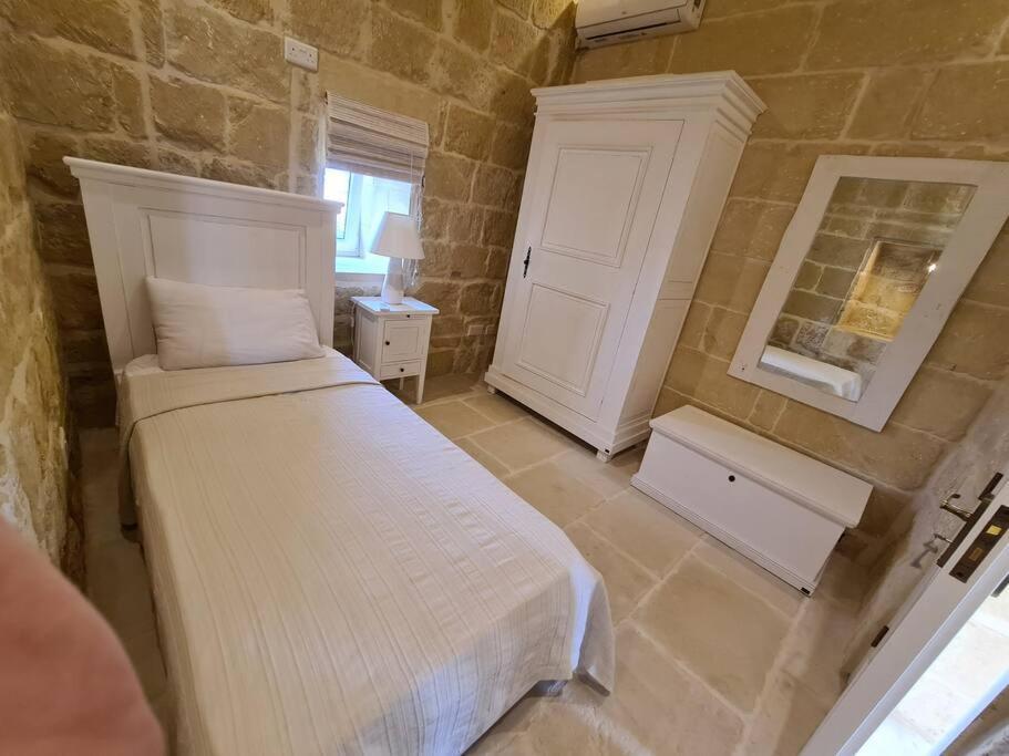 Farmhouse Villa With Large Pool And Garden In Gozo 가르브 외부 사진