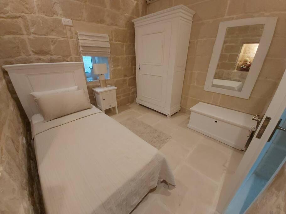 Farmhouse Villa With Large Pool And Garden In Gozo 가르브 외부 사진